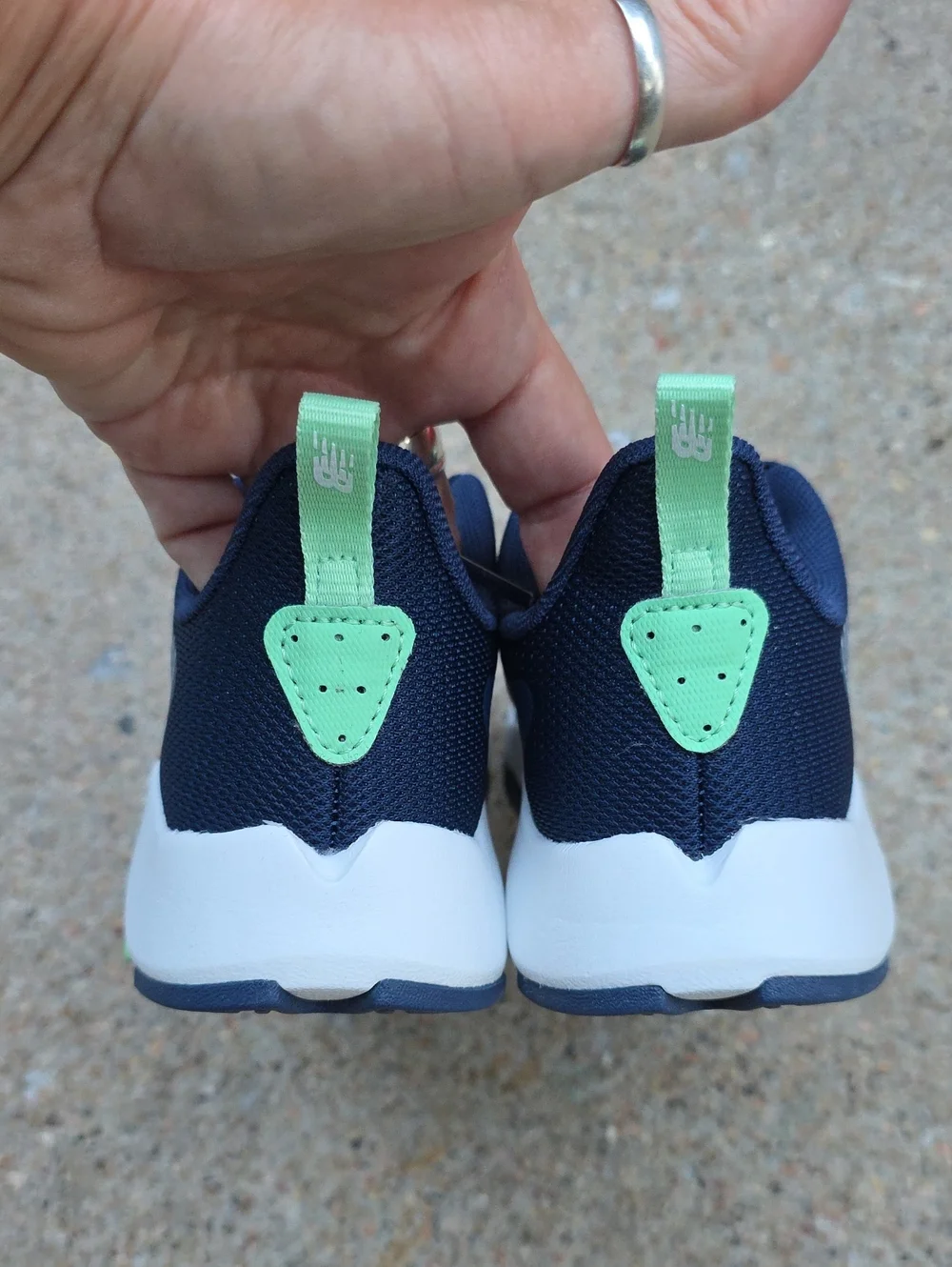 NWT New Balance Rave Run V2 PKRAVAB2 Navy Blue Sneakers Size Child 12 WIDE